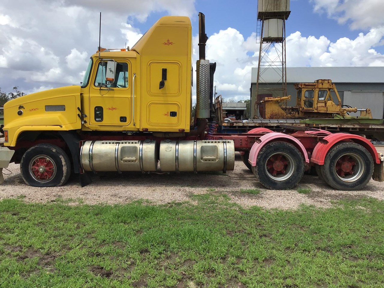 MACK CLR V8 525 for sale (refcode TA1203057)