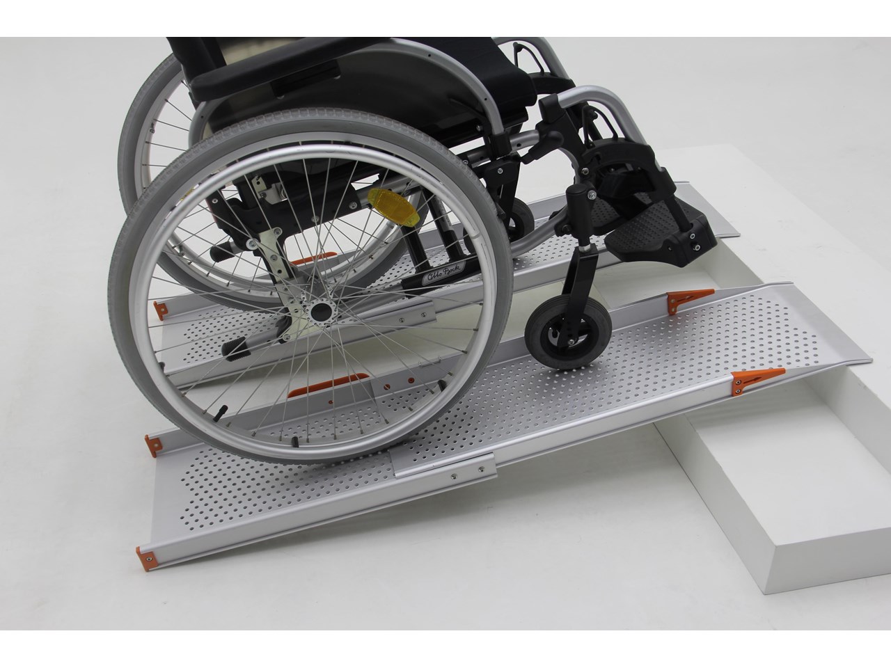 JETLAND 2.1M 300KG EXTRA WIDER TELESCOPIC RAMP WHEELCHAIR RAMP for sale ...