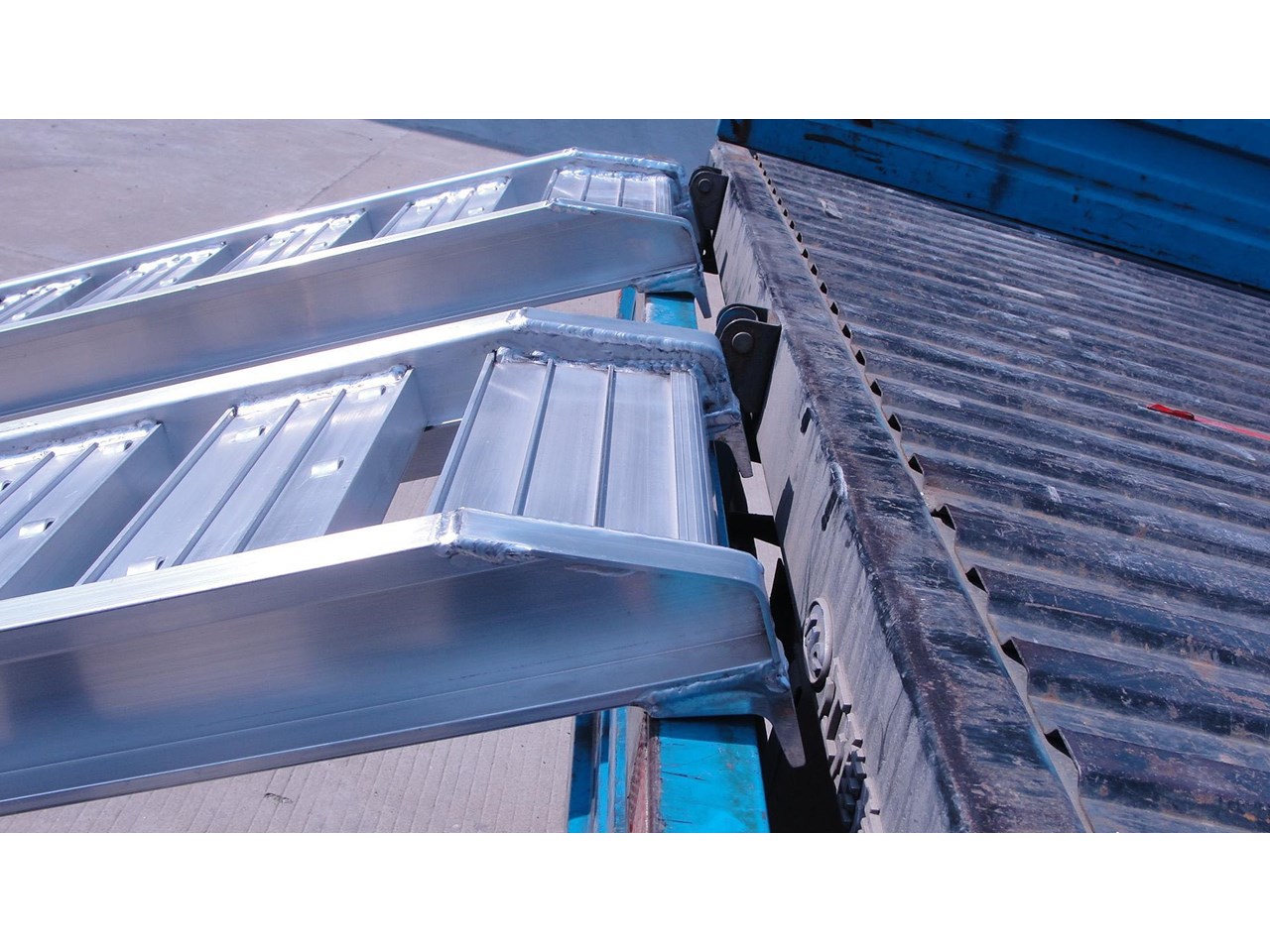 Hook Ramp Example JETLAND 2.4M 2.4TONNE HEAVY DUTY ALUMINIUM LOADING RAMP(HOOK TYPE) for ...