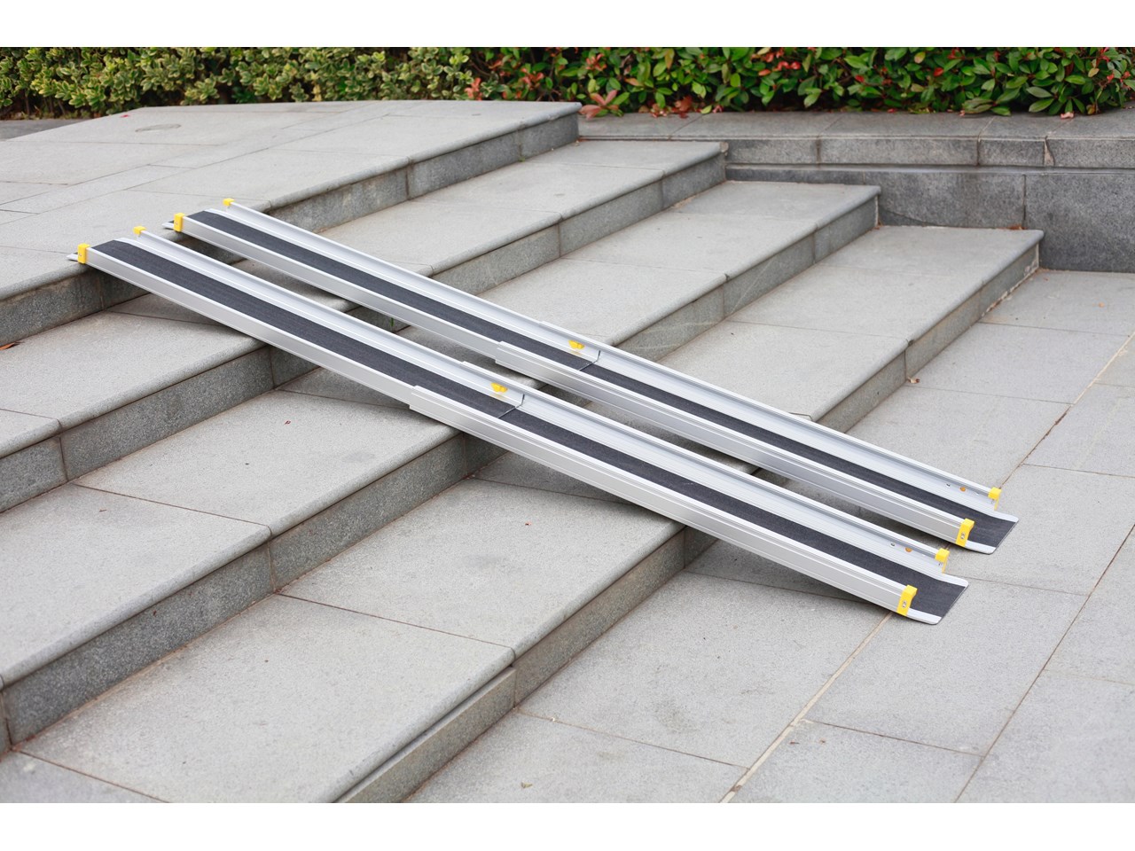 JETLAND 2.7M 270KG TWO SECTION DELUXE TELESCOPIC WHEELCHAIR RAMP for ...