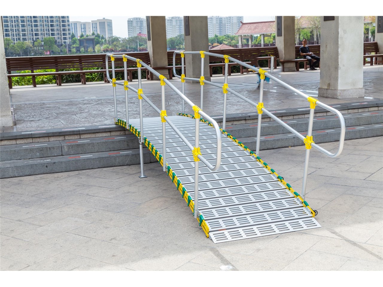 Shape Ramp Rolling JETLAND 4M 350KG ROLLING RAMP WITH HANDRAILS for sale (refcode TA1214938)