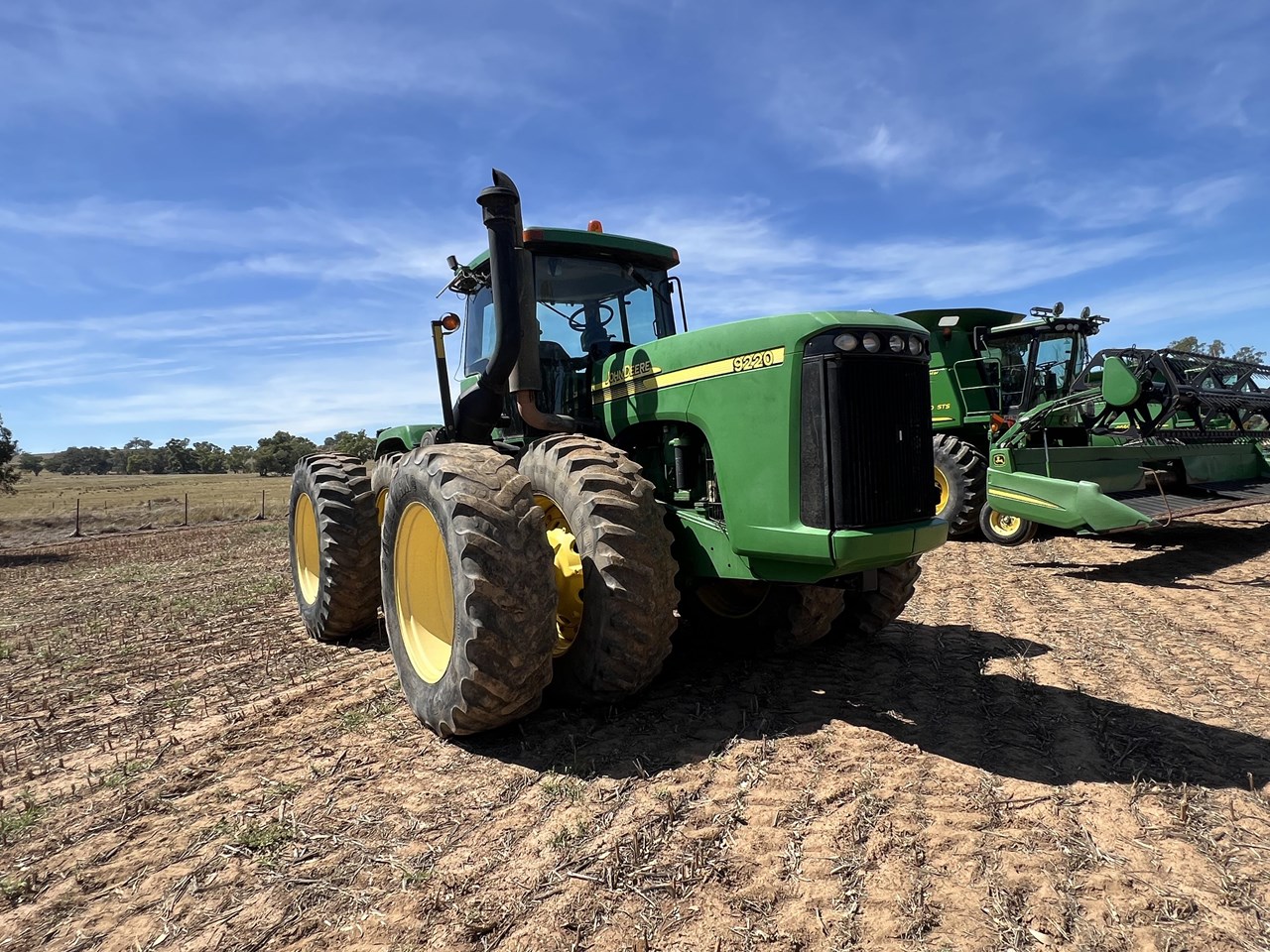 2004 JOHN DEERE 9220 for sale (refcode TA1215848)