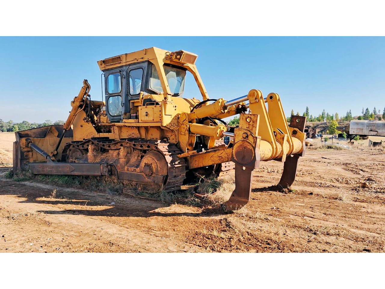 1982 KOMATSU D355A for sale (refcode DIY1217774)