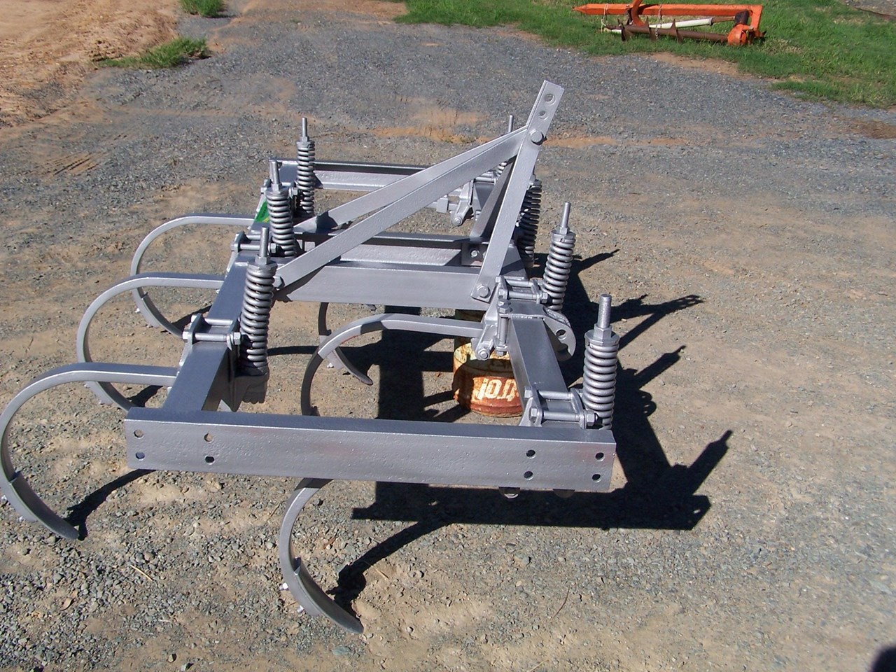 YEOMANS 7 LEG CHISEL PLOUGH for sale (refcode TA1218847)