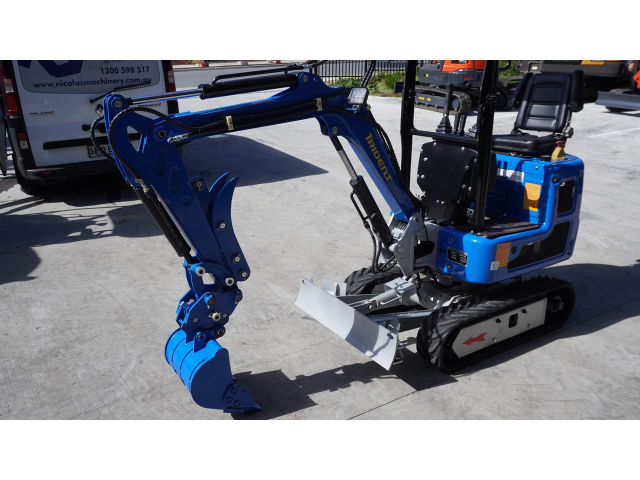 TRIDENT 1.2T EXCAVATOR EXPENDABLE TRACK, QUICK HITCH, SWING BOOM, 400MM ...