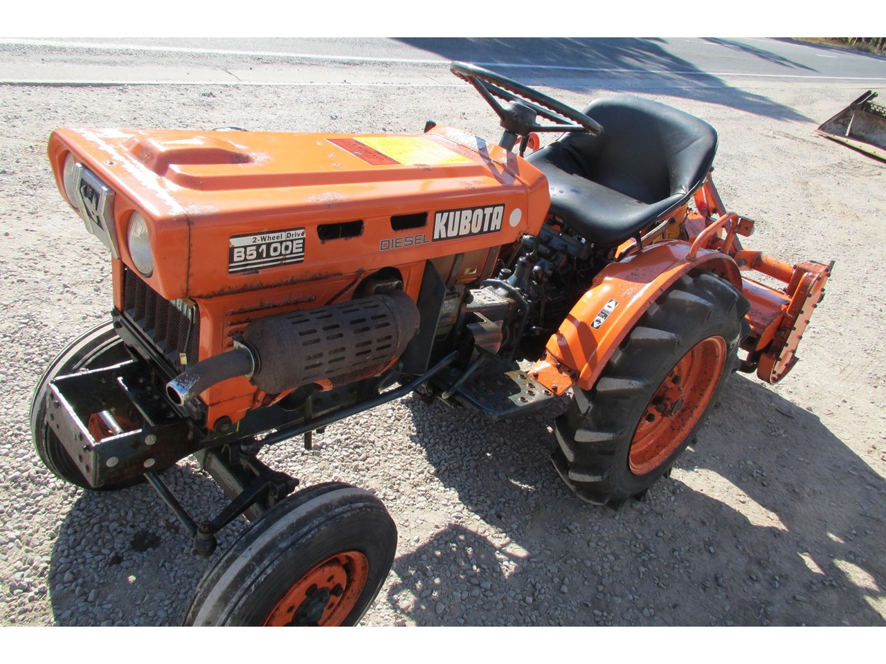 KUBOTA B5100E TRACTOR WITH KUBOTA FL850 ROTARY HOE/TILLER for sale