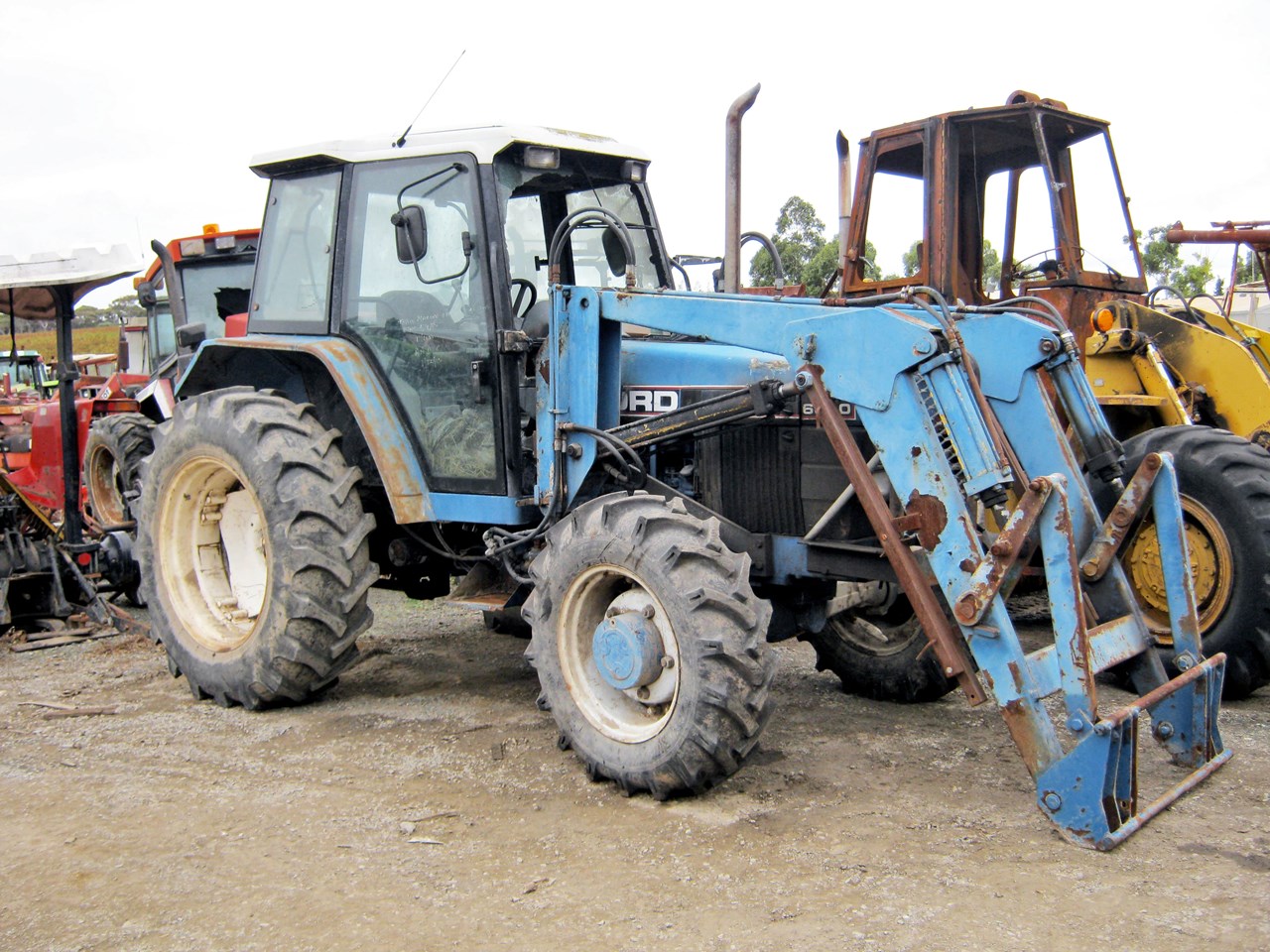 FORD 6640 TRACTOR WRECKING PARTS ONLY for sale (refcode TA714384)