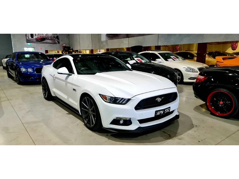 ford mustang 873966 002