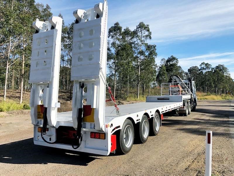 aaa 45' drop deck with ramps and airbag suspension 874788 001