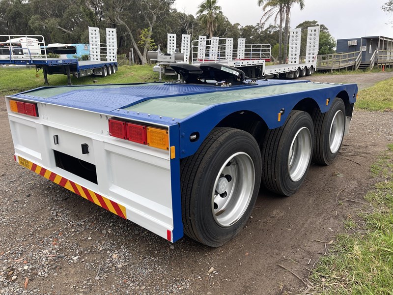 aaa trailers new tri- axle dolly 874791 007