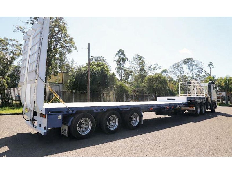 aaa 45' extendable drop deck with ramps and airbag suspension 874806 001