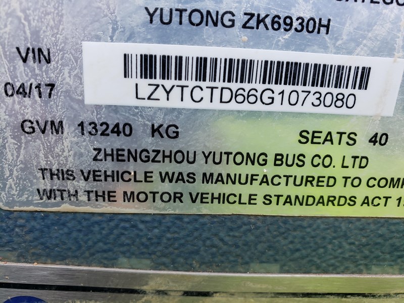 yutong zk6930h 9m midicoach 39 seater 875202 004