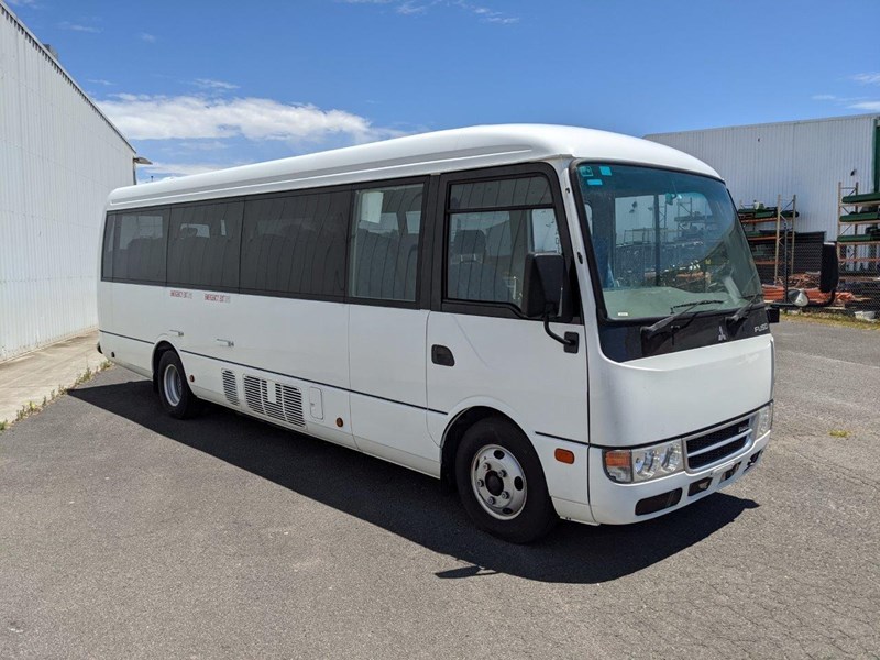 mitsubishi rosa deluxe 25 seat automatic bus 772592 016