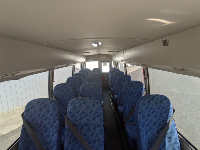 mitsubishi rosa deluxe 25 seat automatic bus 772592 004