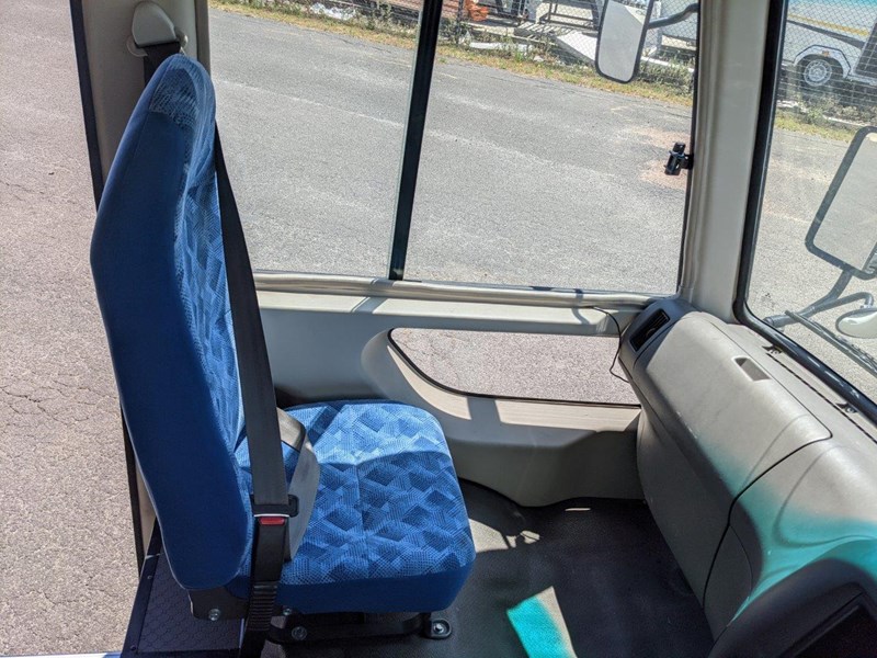 mitsubishi rosa deluxe 25 seat automatic bus 772592 010
