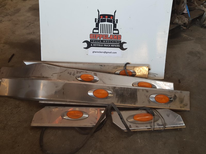 FREIGHTLINER CORONADO STAINLESS TRIMS CLEARANCE LIGHTS FREIGHTLINER