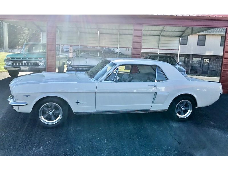 ford mustang 877873 007