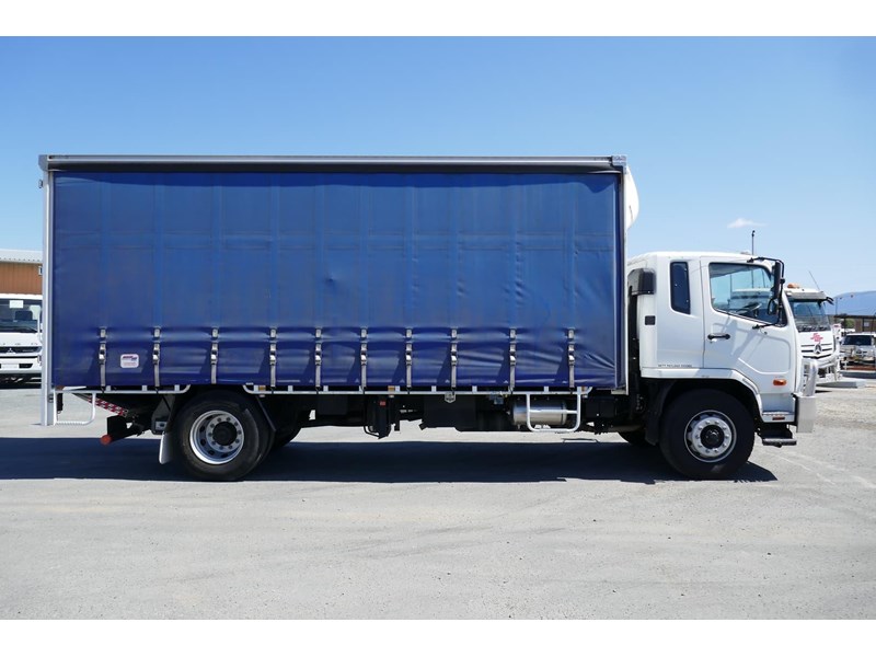 fuso fighter 860823 011