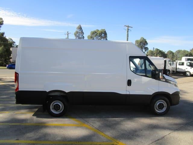 iveco daily 832742 008