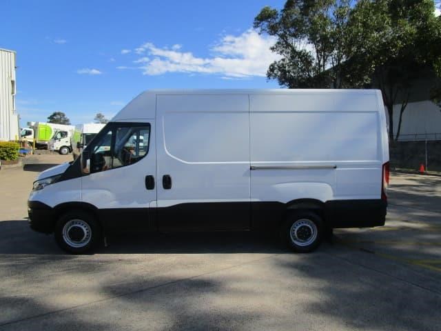 iveco daily 832742 004