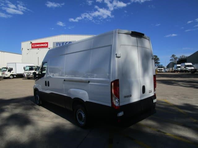 iveco daily 832742 005