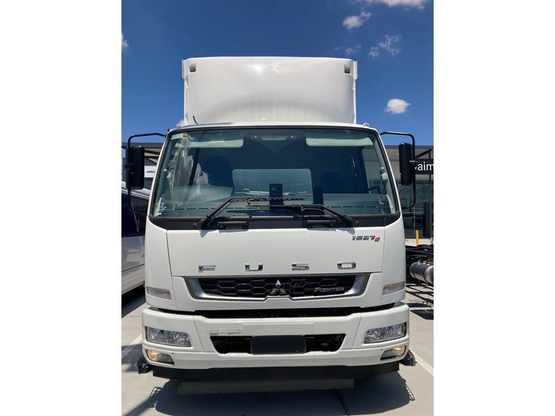 fuso fighter 877432 006