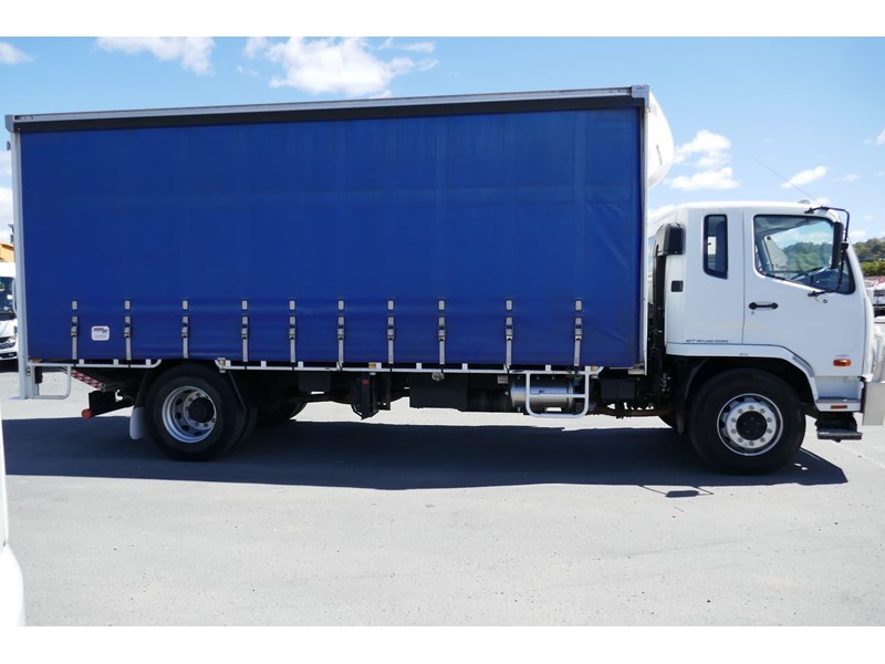 fuso fighter 861685 006