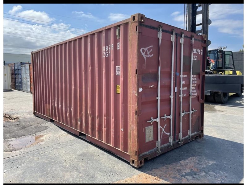 20ft shipping container 2882782 878808 001