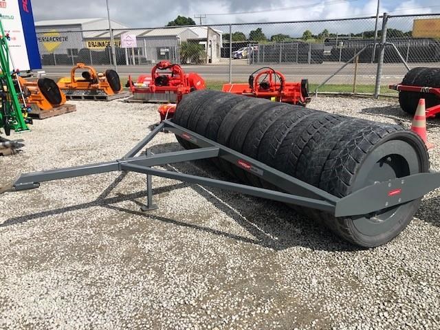 landquip 3m rubber tyre roller 855299 001