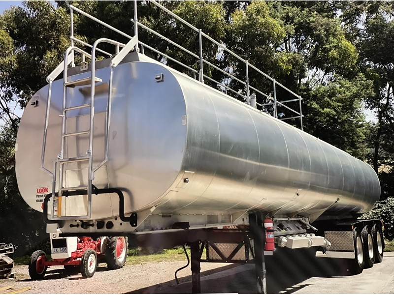 marshall lethlean insulated aluminium triaxle tanker 881574 007