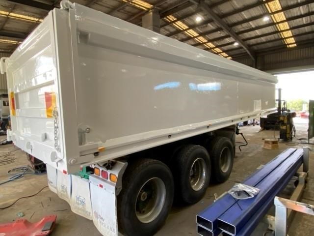 hercules tri axle alloy chassis tipper 868292 001