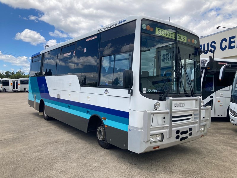 iveco custom coach roadcruiser school bus 886131 002