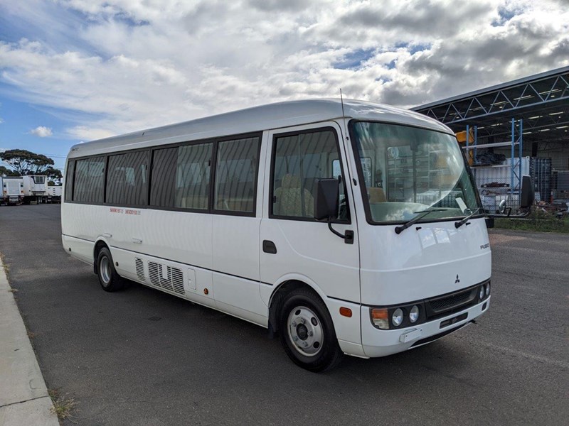 mitsubishi 25 seater bus 882679 007