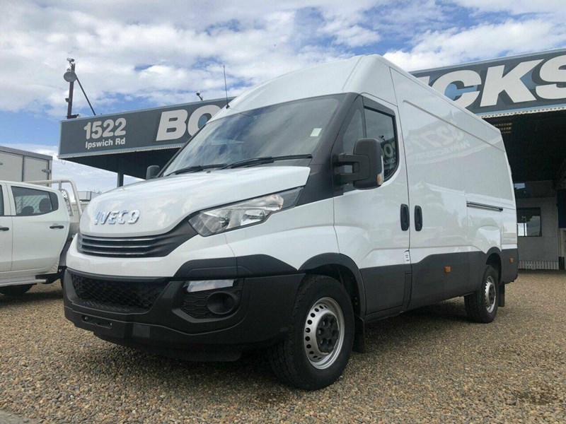 iveco daily 890391 003