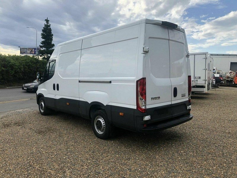 iveco daily 890391 005