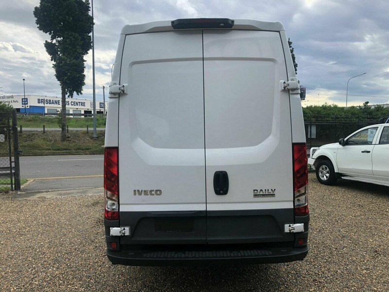 iveco daily 890391 006