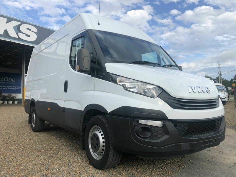 iveco daily 890392 001