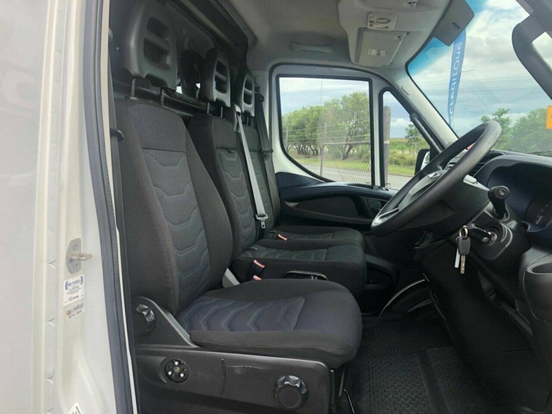 iveco daily 890392 010