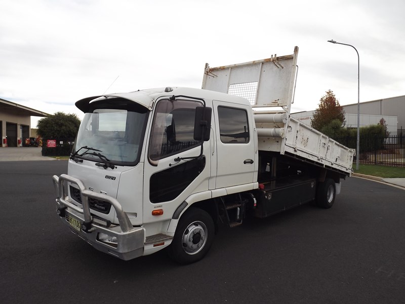 fuso fighter 1024 892412 003