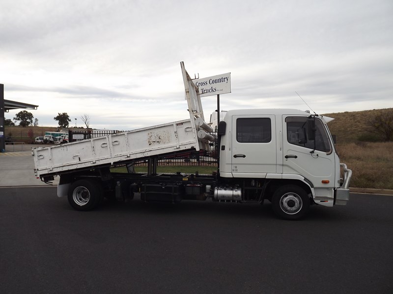 fuso fighter 1024 892412 004