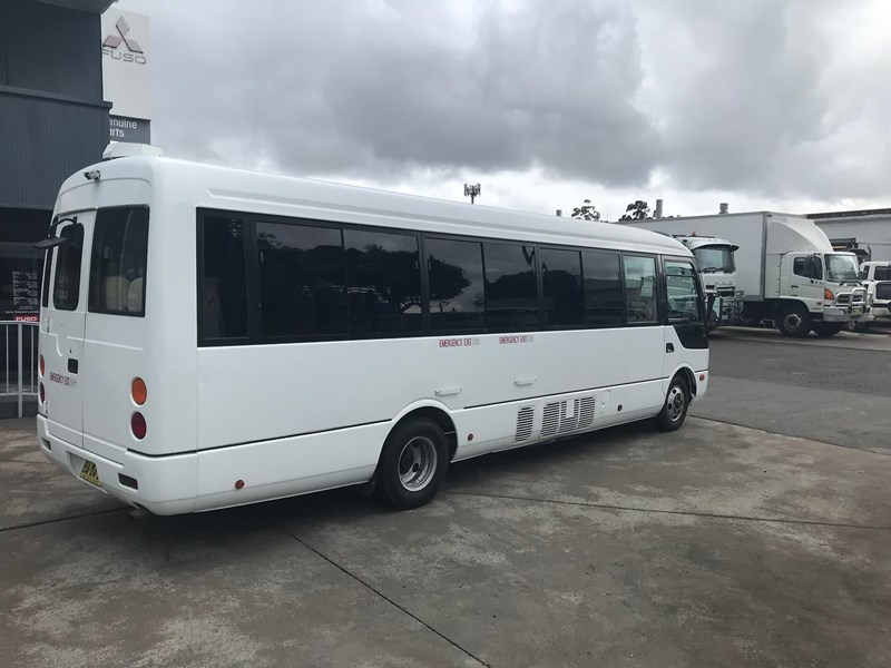 fuso special purpose wheel chair rosa deluxe bus 885867 008