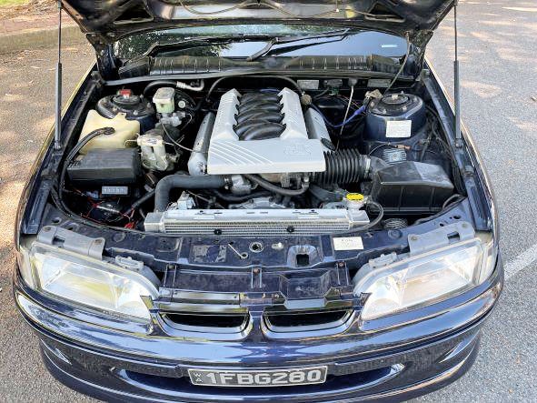 holden commodore ss 892982 005