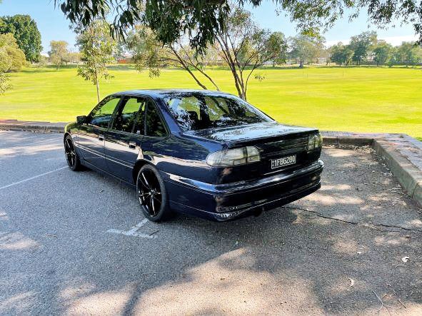 holden commodore ss 892982 002