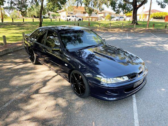 holden commodore ss 892982 004