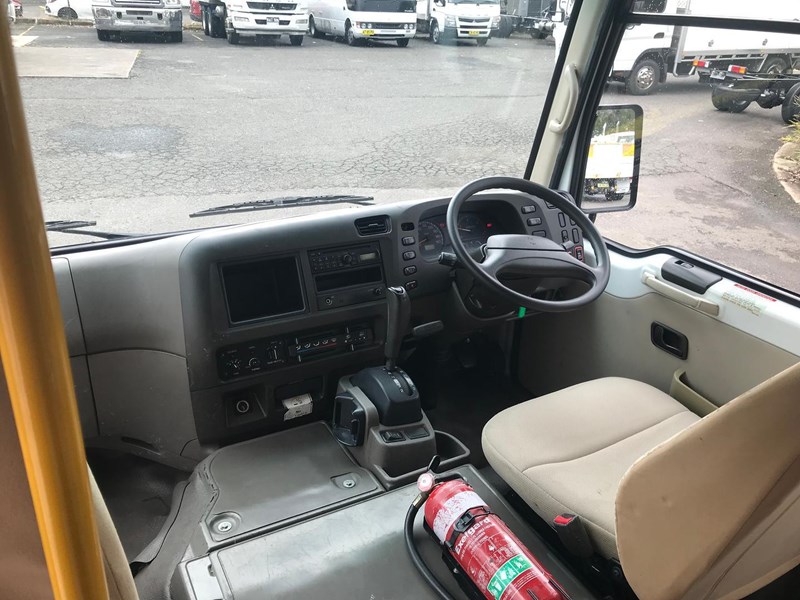 fuso special purpose wheel chair rosa deluxe bus 885867 020