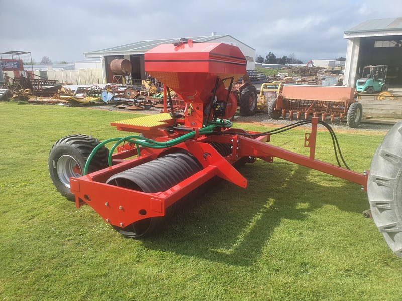 scimitar 3m roller with airseeder 374168 001
