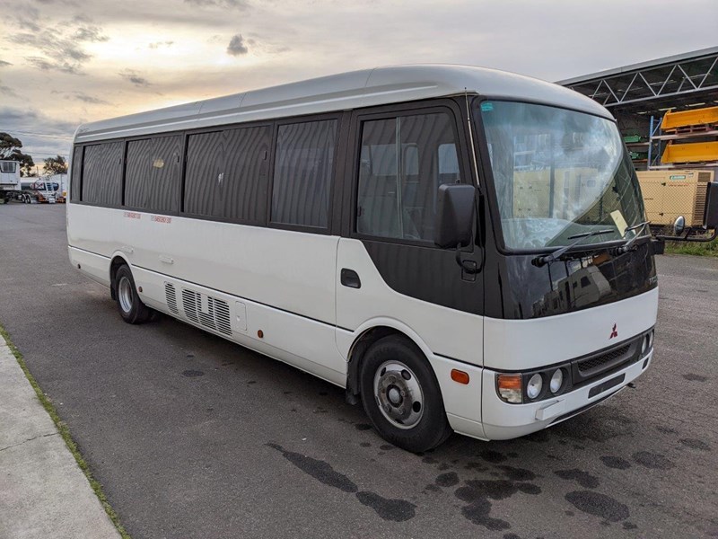 mitsubishi rosa deluxe 25 seater automatic bus 895608 008