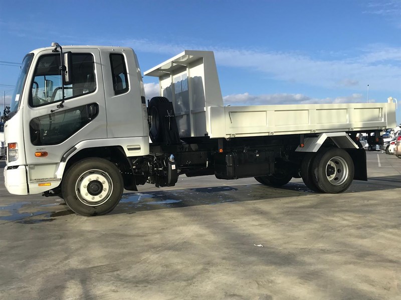 fuso fighter 892178 004