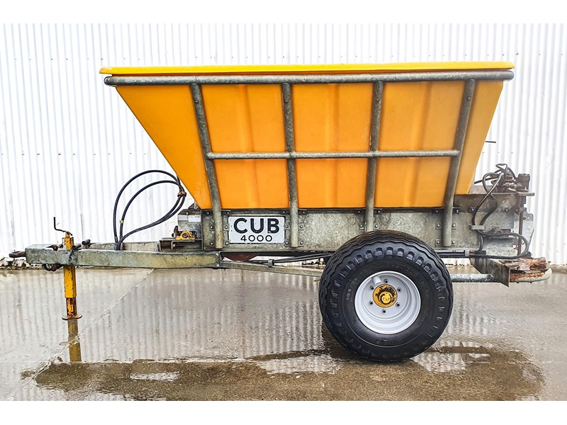 cub 4000 single axle bulk fert spreader 911966 001