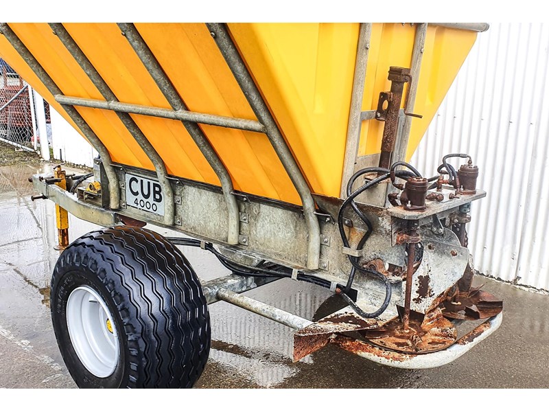 cub 4000 single axle bulk fert spreader 911966 002